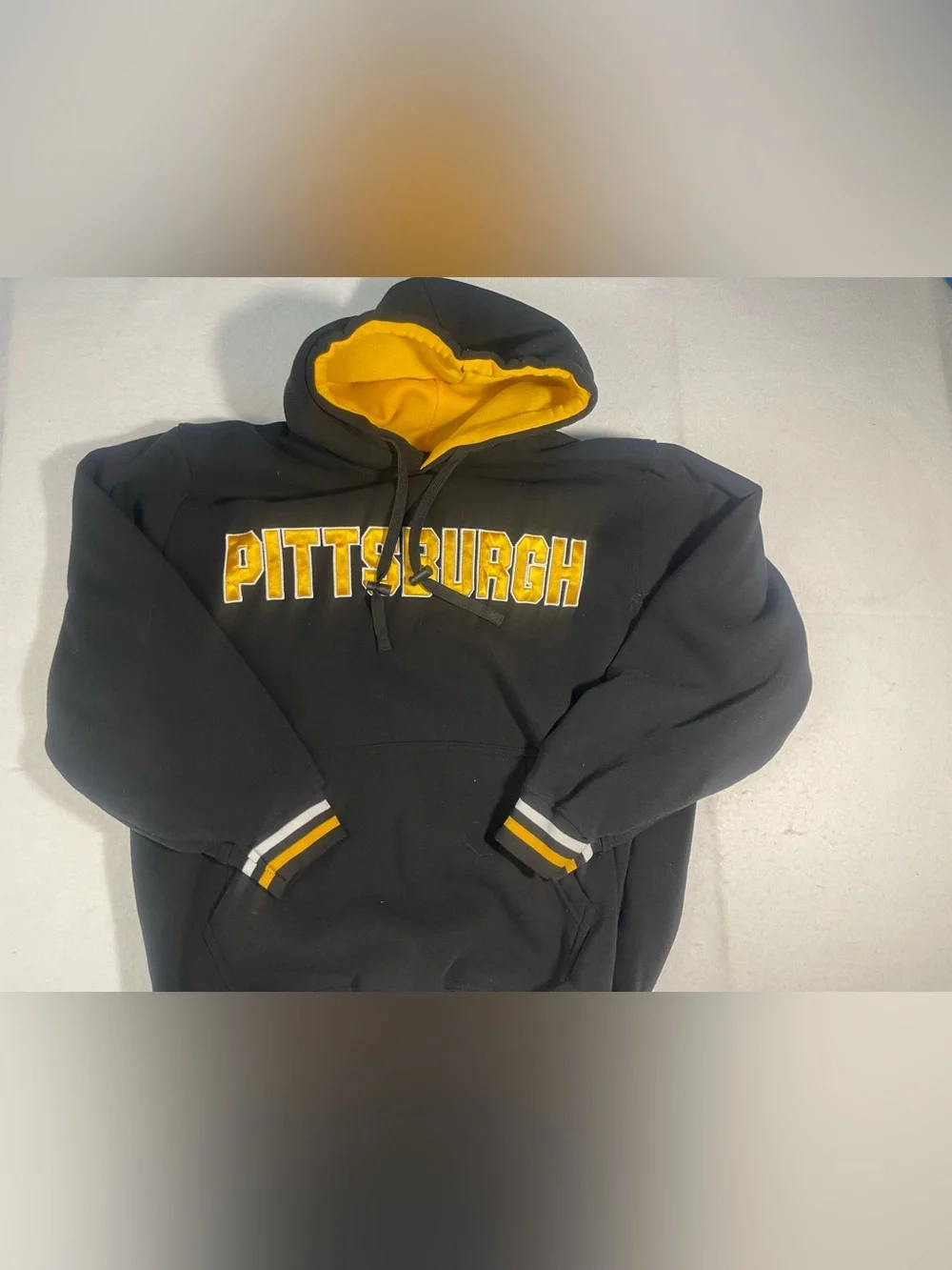 Pittsburgh Black & Gold Embroidered Hoodie Sweatshirt Size Large Renegade Unisex